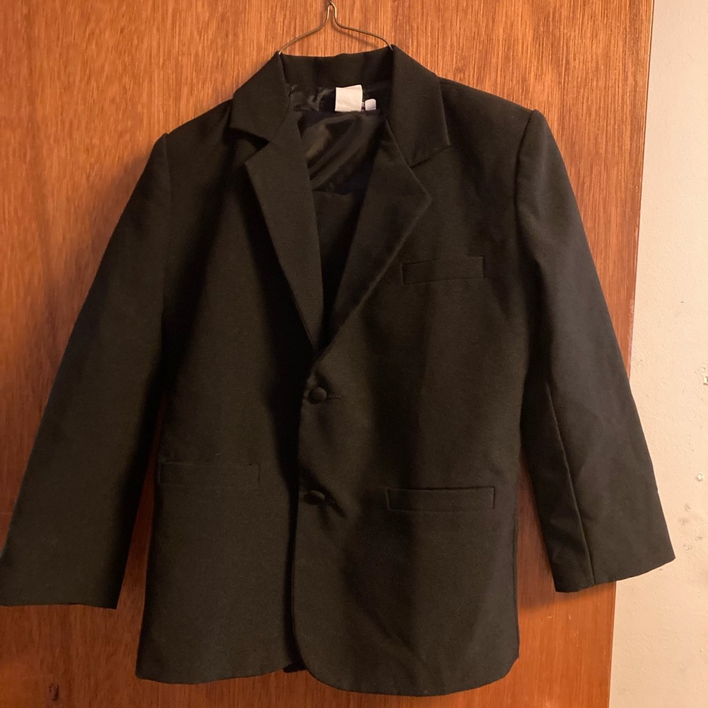 Classic Black 4 piece Boys size 8 Dress Suit
